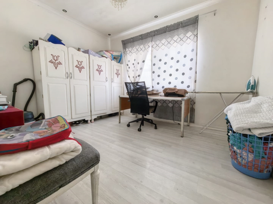 5 Bedroom Property for Sale in Crawford Western Cape